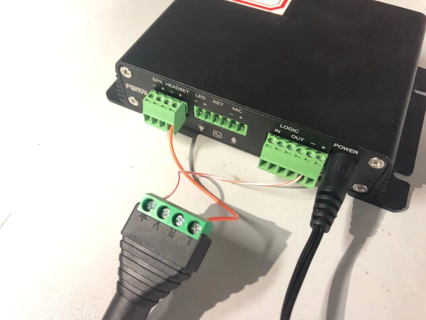 BK-DAB-PA2 connection to a powered speaker